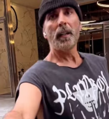 Akshay Kumar Angry: वीडियो बना रहे फैन पर भड़के अक्षय कुमार, पहली की फोन छीनने की कोशिश आखिर में...