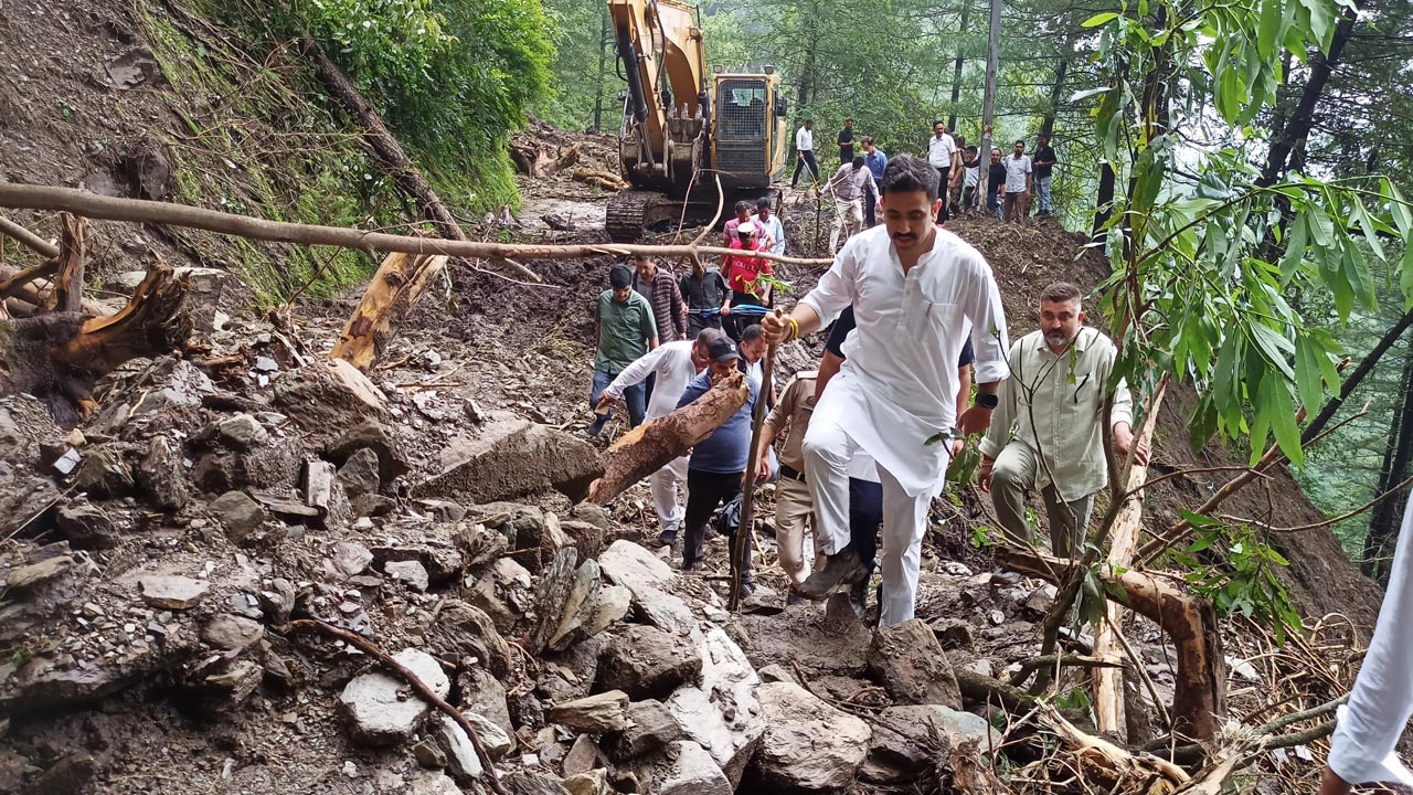 Video : Himachal Monsoon Mayhem: 85 Dead, 130 Injured After Cloud Burst