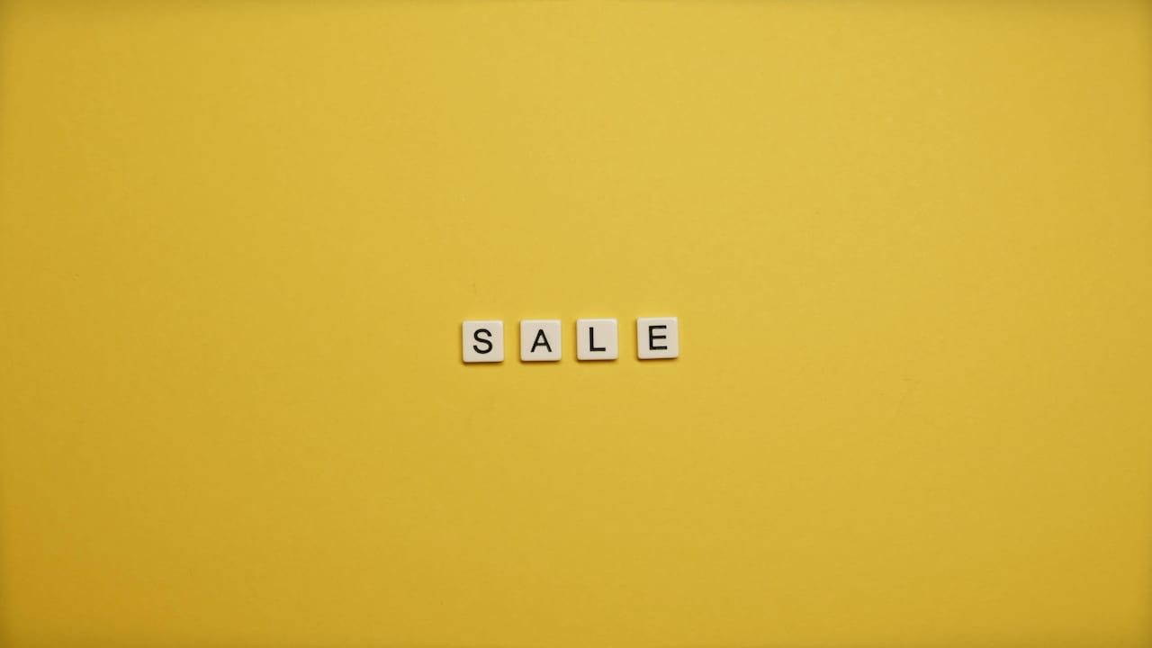 Join the parade of deals – fashion, beauty, and more at massive discounts!