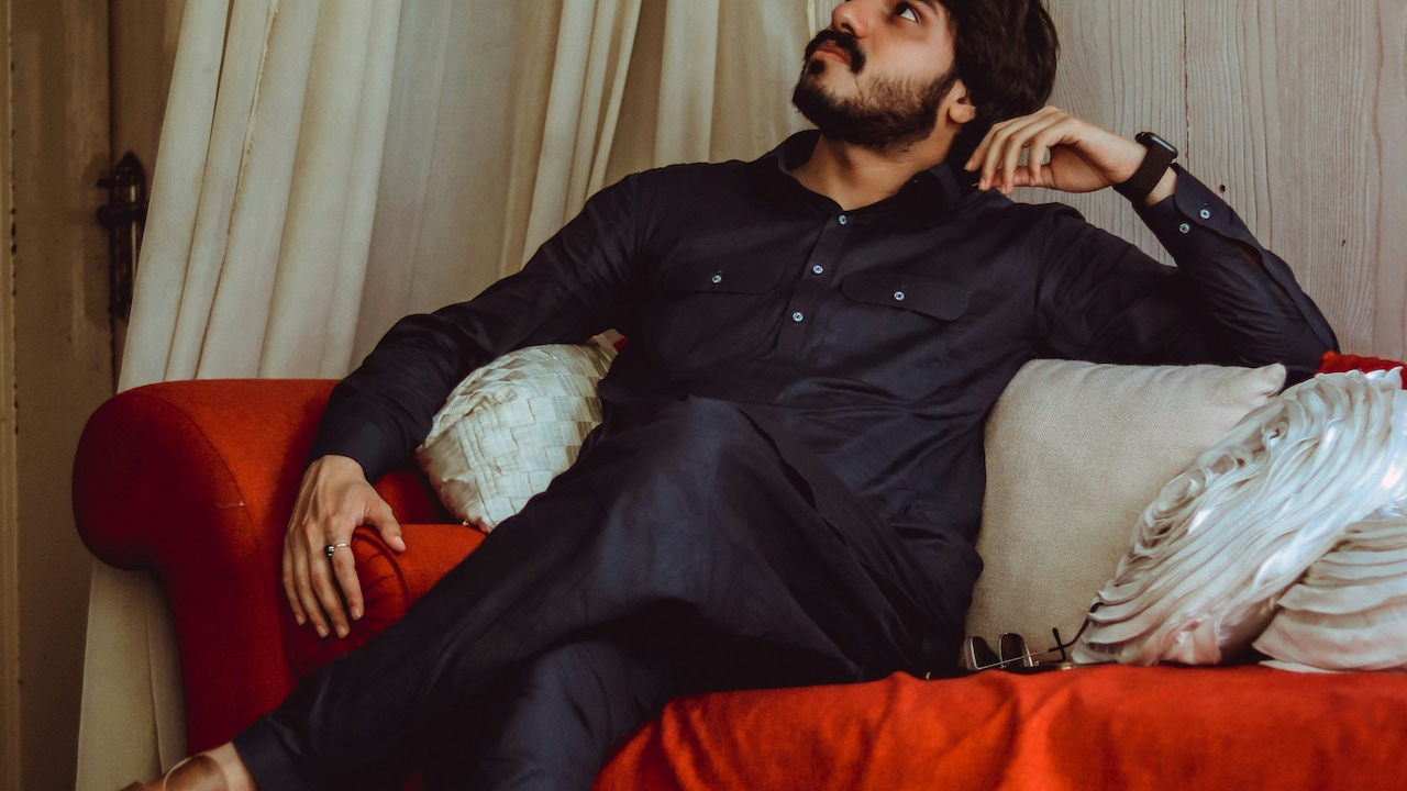 Budget-Friendly Kurtas Men Should Wear This Rakhi Season Under ₹1,500