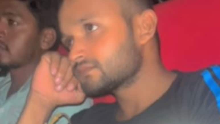 <i>Saiyaara</i> Mania: Fan Attends Screening With IV Drip, Internet Asks "<i>Itni</i> Dedication?"