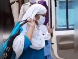 अपनी दलीलों के लिए सोशल मीडिया पर वायरल होने वाली महिला केमेस्ट्री प्रोफेसर को मिली उम्रकैद की सजा अपनी दलीलों के लिए सोशल मीडिया पर वायरल होने वाली महिला केमेस्ट्री प्रोफेसर को मिली उम्रकैद की सजा