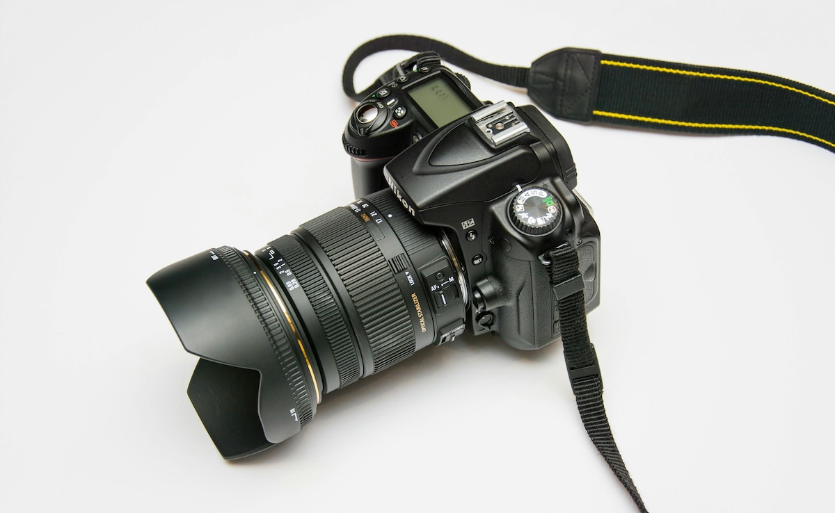 Buy Mirrorless Camera on Amazon Buy Mirrorless Camera on Amazon