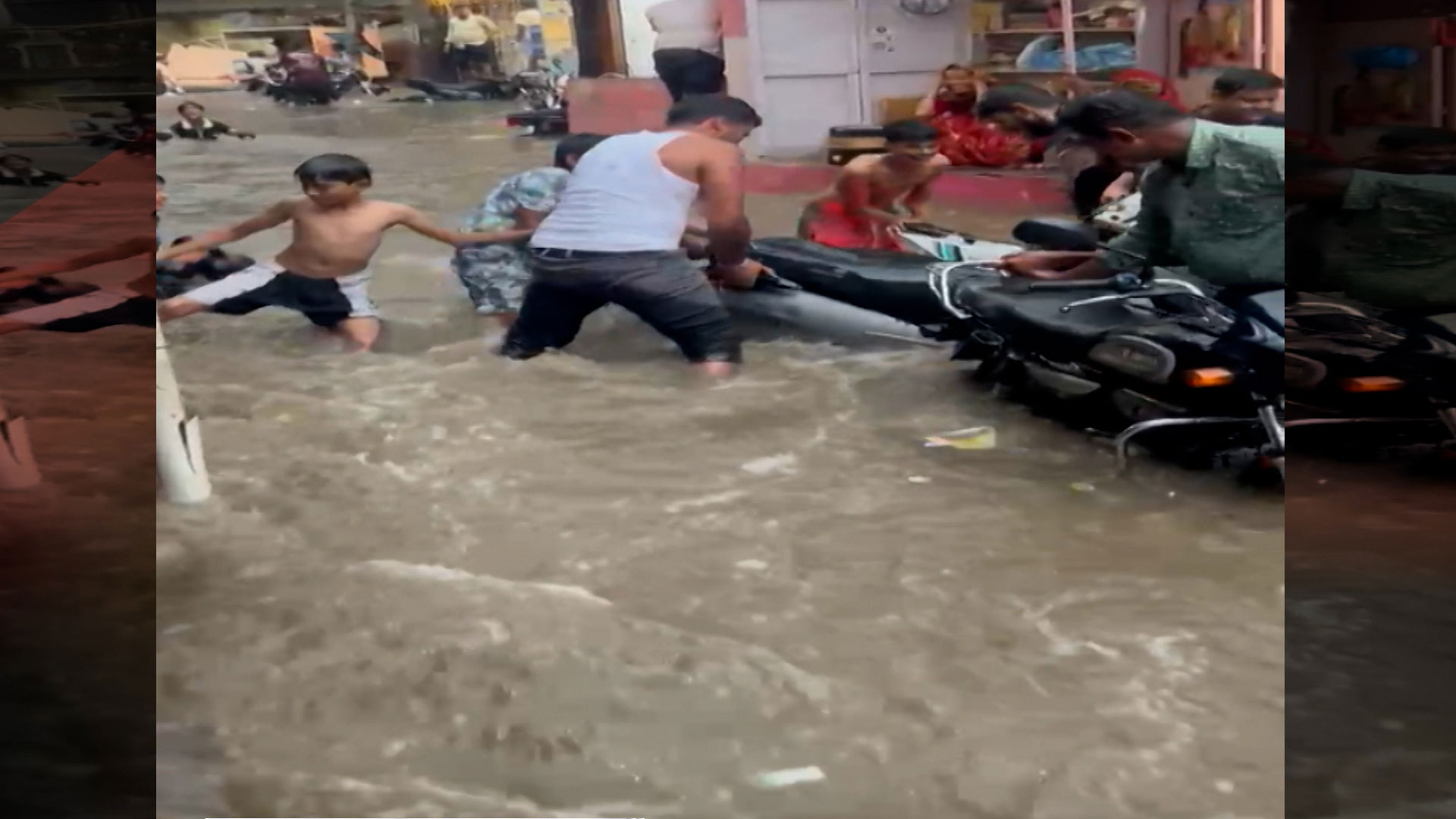 Heavy Rain Paralyses Jaipur, Vehicles Stuck, Daily Life Disrupted