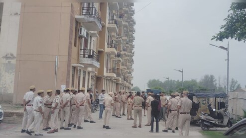 Rajasthan: ड्रीम होम्‍स कॉलोनी में पुल‍िस की छापेमारी, 884 फ्लैटों की जांच; 6 महिलाएं सह‍ित 2 दो दर्जन लोग ह‍िरासत में