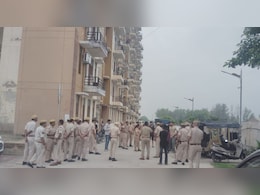 Rajasthan: ड्रीम होम्स कॉलोनी में पुलिस की छापेमारी, 884 फ्लैटों की जांच; 6 महिलाएं सहित 2 दो दर्जन लोग हिरासत में Rajasthan: ड्रीम होम्स कॉलोनी में पुलिस की छापेमारी, 884 फ्लैटों की जांच; 6 महिलाएं सहित 2 दो दर्जन लोग हिरासत में