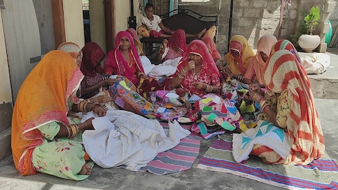 Barmer News: पाकिस्तान से विस्थापित महिलाएं अपने साथ लाई हैं यह बेहतरीन कला, लेकिन सरकारी मदद अब भी दूर 