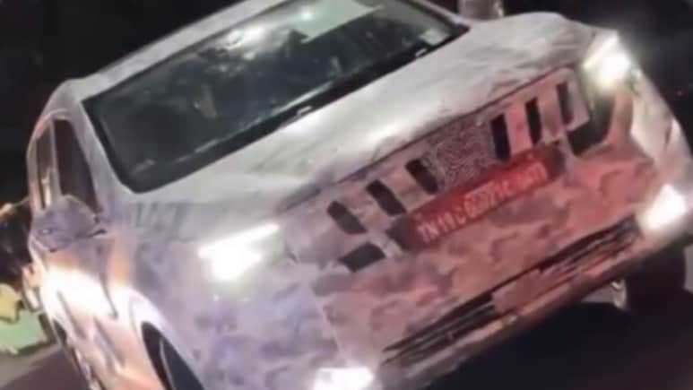 Mahindra XUV700 Facelift Spy Shots Give Sneak Peek At Design; Check Details