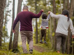 Happy Parents' Day 2025: Wishes, Messages And WhatsApp Statuses To Share