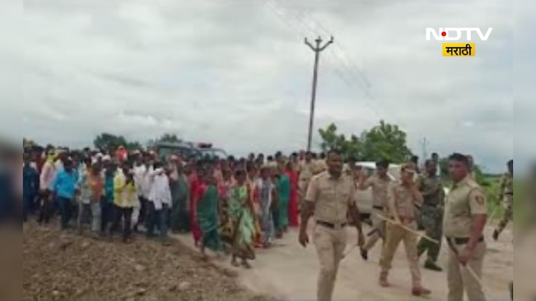 Nanded news: 2 गाव 1 स्माशनभूमी, वादाची ठिणगी अन् गावकरी आपसात भिडले Nanded news: 2 गाव 1 स्माशनभूमी, वादाची ठिणगी अन् गावकरी आपसात भिडले