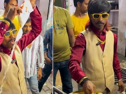 लखनऊ में मिला डॉली चायवाले का हमशक्ल, हूबहू कॉपी करता है स्टाइल, यूजर्स बोले- इसकी भी ब्रांच खुल गईं? लखनऊ में मिला डॉली चायवाले का हमशक्ल, हूबहू कॉपी करता है स्टाइल, यूजर्स बोले- इसकी भी ब्रांच खुल गईं?