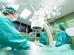 लाइव सर्जरी से कमाई नहीं कर पाएंगे डॉक्टर, सिर्फ इस चीज के लिए होगी इजाजत- NMC के नए नियम जारी लाइव सर्जरी से कमाई नहीं कर पाएंगे डॉक्टर, सिर्फ इस चीज के लिए होगी इजाजत- NMC के नए नियम जारी