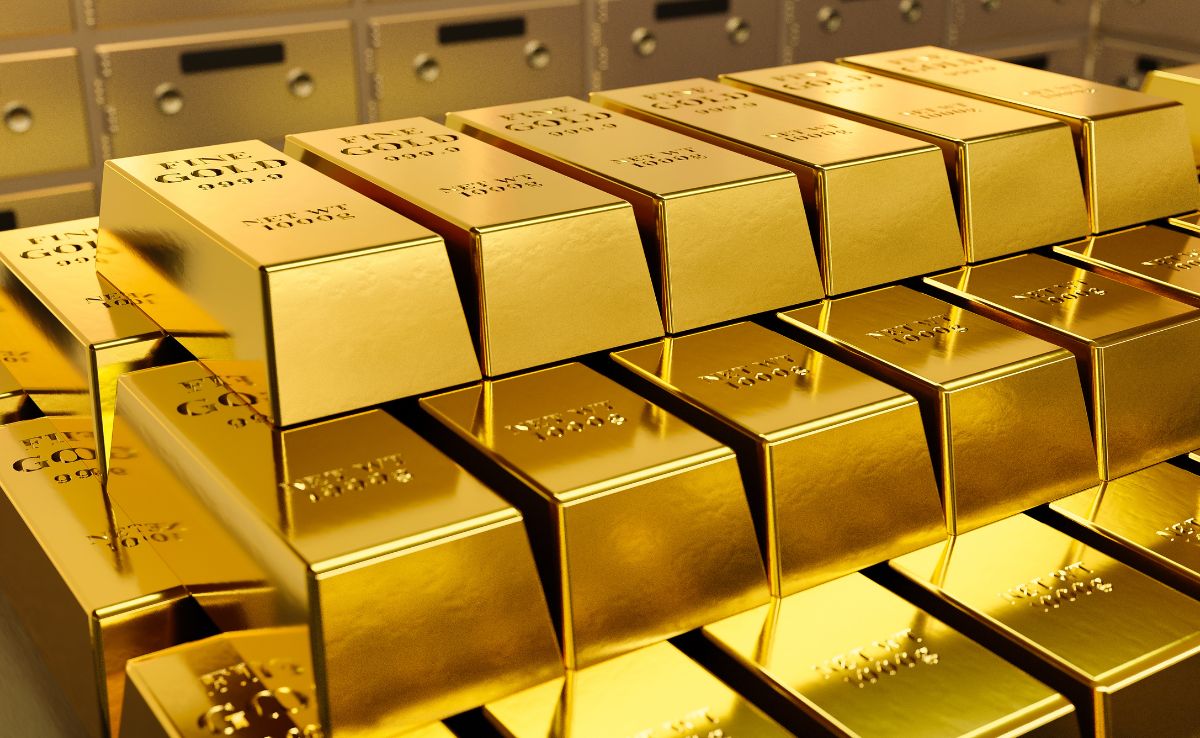ट्रंप के Gold Bars पर टैरिफ के बाद सोना रिकॉर्ड स्तर पर, चांदी भी 1.15 लाख के पार, जानें नए रेट्स