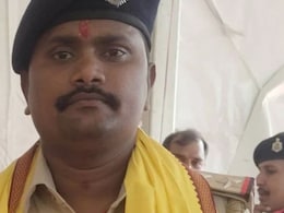 Police Crime:  पोलिसाचा माज, रिक्षाचालकाला जात विचारली, थुंकी चाटायला लावली!