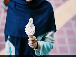 Healthcare Graduate In China Sells Ice Cream On Street, University Feels "Embarrassed" Healthcare Graduate In China Sells Ice Cream On Street, University Feels "Embarrassed"