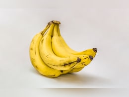रोज एक केला खाने के क्या हैं फायदे? जानें कैसे और कब खाएं | Benefits of Eating One Banana Daily रोज एक केला खाने के क्या हैं फायदे? जानें कैसे और कब खाएं | Benefits of Eating One Banana Daily