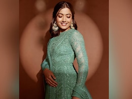 Hariyali Teej पर इन खूबसूरत Green Kurta Sets के साथ अपने Look में लगाएं चार चांद, Price है बेहद कम Hariyali Teej पर इन खूबसूरत Green Kurta Sets के साथ अपने Look में लगाएं चार चांद, Price है बेहद कम