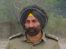 बॉर्डर 2 की शूटिंग खत्म करते ही सनी देओल ने अपनाया नया लुक, क्लीन शेव में नजर आए गदर के तारा सिंह बॉर्डर 2 की शूटिंग खत्म करते ही सनी देओल ने अपनाया नया लुक, क्लीन शेव में नजर आए गदर के तारा सिंह