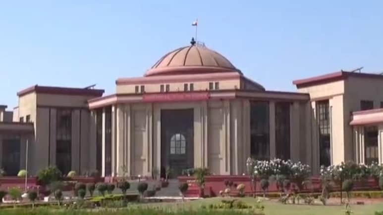 84 बच्चों को कुत्ते का जूठा खाना परोसने पर HC सख्त, कहा- सभी को 25-25 हजार मुआवजा दे सरकार