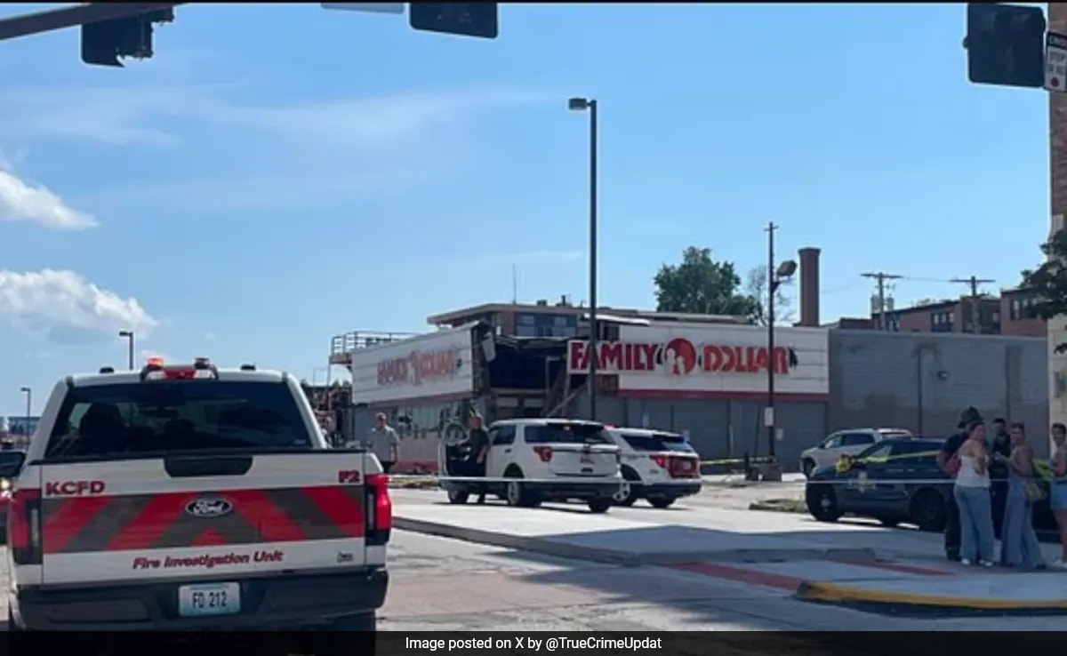 Канзас Сити Част от покрива и предната фасада на магазин