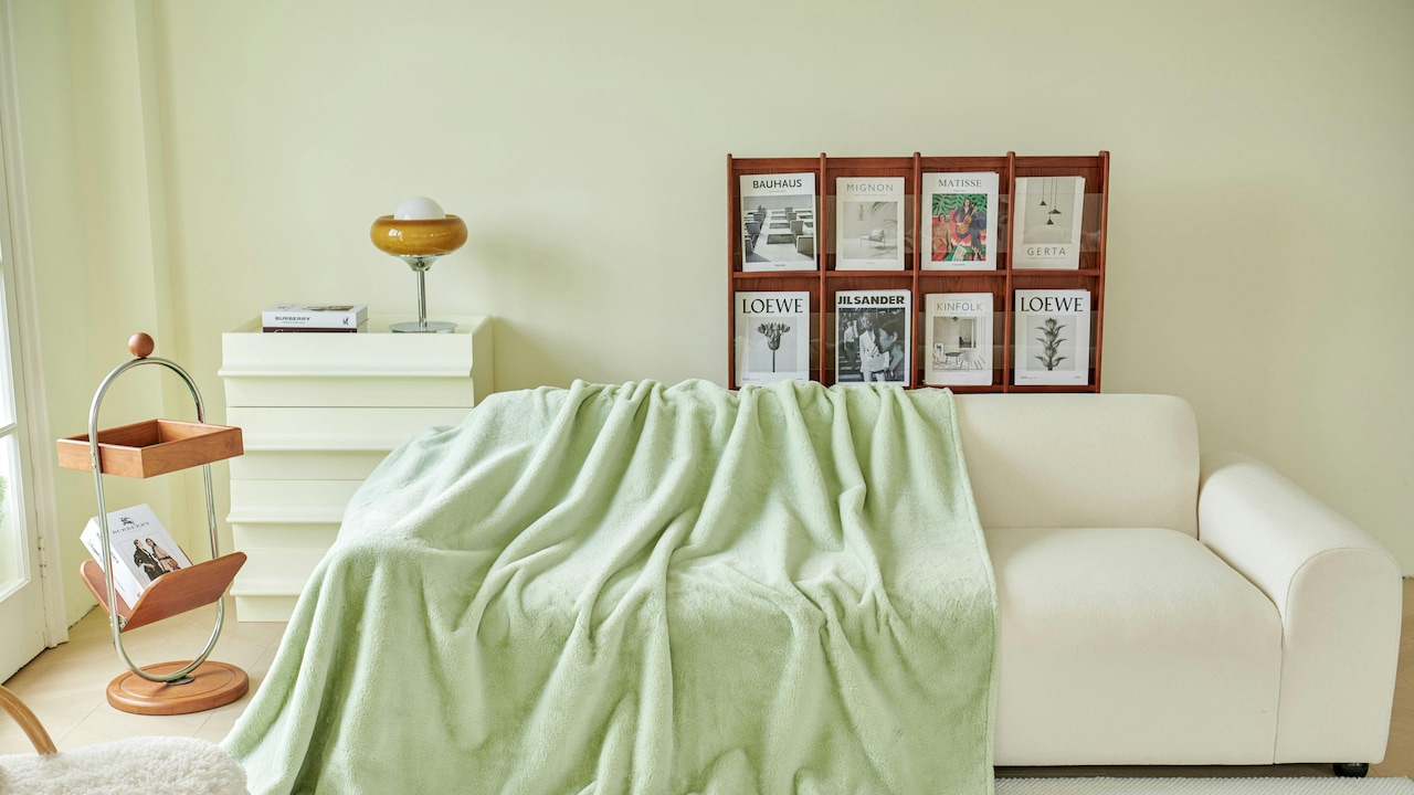 Upgrade Your Throw Blankets And Style Them In 10 Creative Ways, Just Check Top Deals On Flipkart.