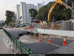 7 Indian Workers Who Saved Woman From Sinkhole Invited By Singapore President 7 Indian Workers Who Saved Woman From Sinkhole Invited By Singapore President
