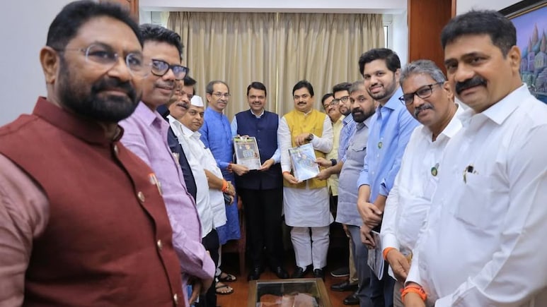 Devendra Fadnavis : आधी ऑफर, नंतर भेट, अखेर फडणवीसांना उद्धव ठाकरेंकडून काय हवंय?