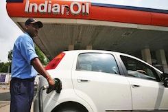 Fuel Ban On Old Vehicles In Delhi From Today Fuel Ban On Old Vehicles In Delhi From Today