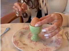 How To Eat Boiled Egg At Restaurant? This Video Suggests The Right Way But Internet Disagrees How To Eat Boiled Egg At Restaurant? This Video Suggests The Right Way But Internet Disagrees