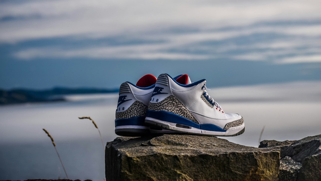 Tips To Choose The Perfect Sneakers For Men And Women That Upgrade Your Style
