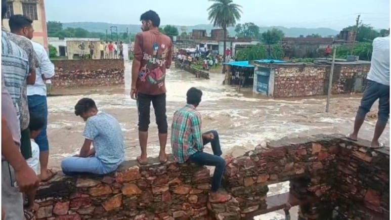Rajasthan Rain: गोठड़ा का कच्चा बांध टूटा, 4 गांव जलमग्न, दर्जनों घरों में भरा पानी; खेतों की फसलें हुई खराब