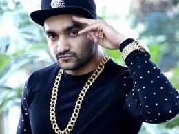 'लड़की ब्यूटीफुल कर गई चुल' सिंगर पर गुड़गांव में फायरिंग, बाल-बाल बचे लेकिन हैं कौन राहुल फाजिलपुरिया? 'लड़की ब्यूटीफुल कर गई चुल' सिंगर पर गुड़गांव में फायरिंग, बाल-बाल बचे लेकिन हैं कौन राहुल फाजिलपुरिया?