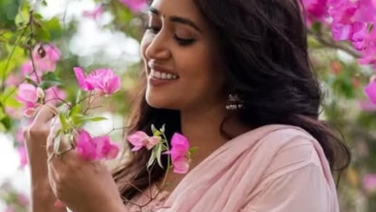 Exclusive: <i>Panchayat 4</i> Actor Sanvika On "No Complaints" About Being An Outsider Exclusive: <i>Panchayat 4</i> Actor Sanvika On "No Complaints" About Being An Outsider