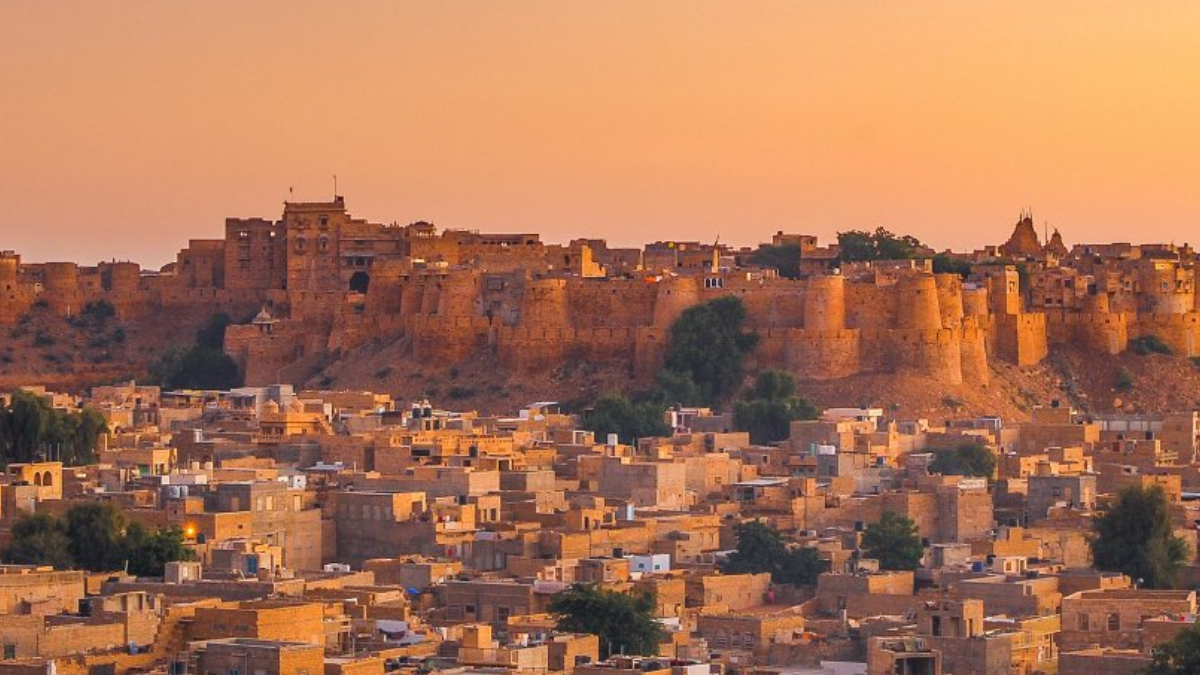जैसलमेर की जड़ है पर्यटन, लेकिन और करने होंगे प्रयास