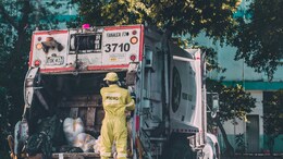 AI-Powered Garbage Trucks To Scold Residents For Improper Recycling In US City