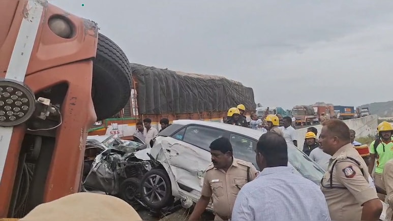 3, Including 7-year-Old, Killed In Multi-Vehicle Collision On Bengaluru-Salem Highway