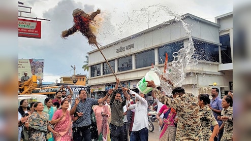 LIVE: बालासोर छात्रा आत्मदाह मामले को लेकर विपक्षी दलों का उड़ीसा बंद, CM आवास के बाहर विरोध प्रदर्शन