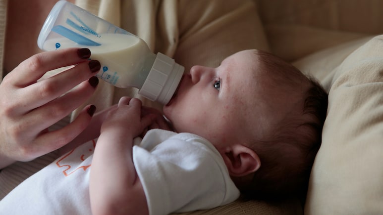US Mother Of Five Earns Rs 87,000 Monthly Selling Breast Milk US Mother Of Five Earns Rs 87,000 Monthly Selling Breast Milk