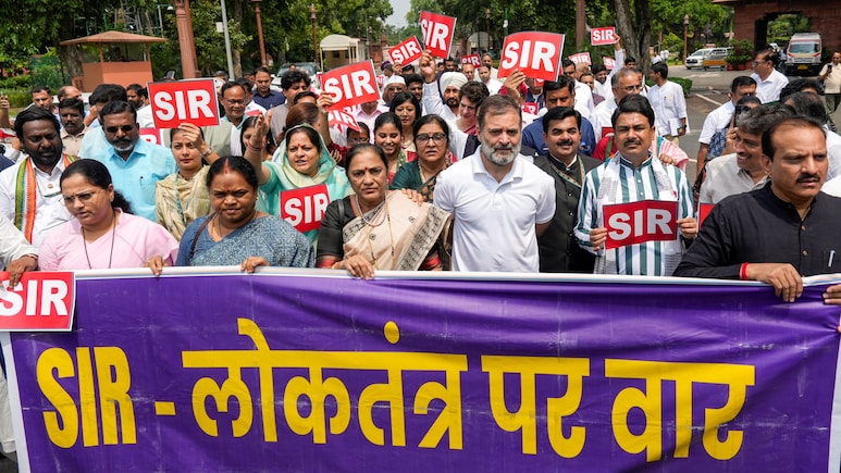 सड़क से संसद तक... बिहार के SIR पर क्‍यों मचा है सियासी संग्राम, जानें सबकुछ