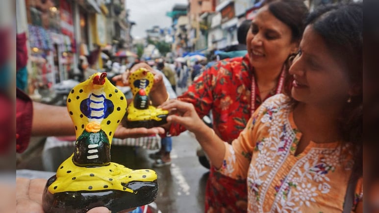Happy Nag Panchami 2025 Wishes: निसर्ग, श्रद्धा आणि भक्तीचा सण! नागपंचमी सणानिमित्त पाठवा खास शुभेच्छा