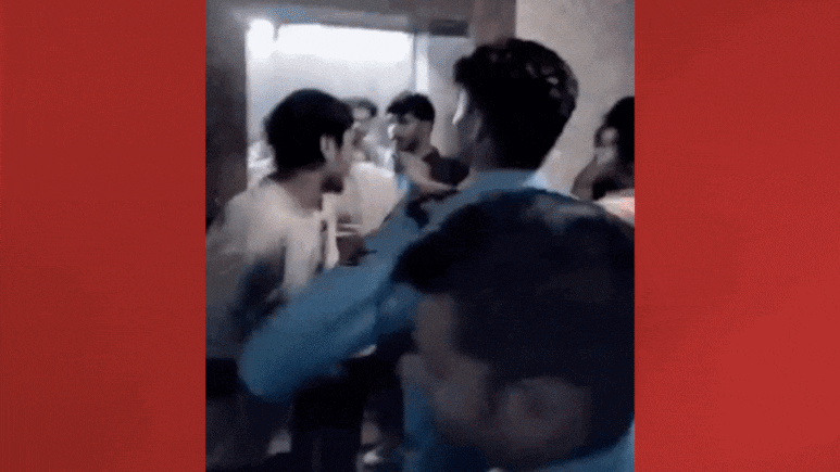 ग्रेटर नोएडा: सोसाइटी की लिफ्ट में जमकर चले लात-घूंसे, आपस में भिड़े आधा दर्जन से ज्यादा लोग