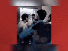 ग्रेटर नोएडा: सोसाइटी की लिफ्ट में जमकर चले लात-घूंसे, आपस में भिड़े आधा दर्जन से ज्यादा लोग ग्रेटर नोएडा: सोसाइटी की लिफ्ट में जमकर चले लात-घूंसे, आपस में भिड़े आधा दर्जन से ज्यादा लोग