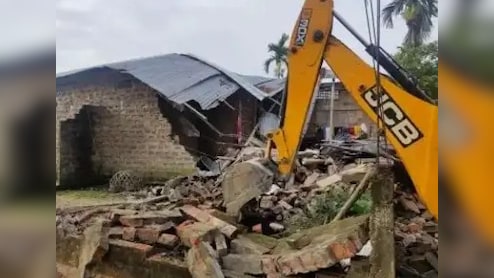 असम के गोलपाड़ा जिले में तनाव, बेघरों और पुलिस के बीच हुई झड़प; कई पुलिसकर्मी घायल