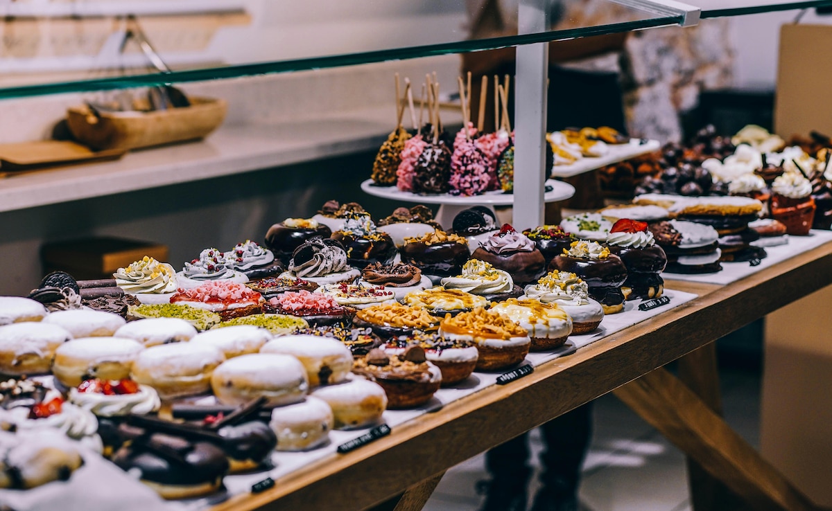 Desserts are always the highlight of a bakery. Desserts are always the highlight of a bakery.