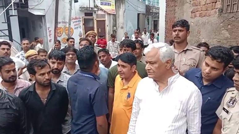 सवाईमाधोपुर के कई इलाकों में बाढ़ जैसे हालात, राजस्थान-मध्यप्रदेश संपर्क टूटा; मंत्री किरोडी ने किया दौरा 
