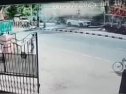 Video: Part Of Foot Overbridge Falls As Truck Rams It On UP Highway Video: Part Of Foot Overbridge Falls As Truck Rams It On UP Highway