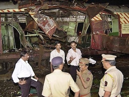 2006 Mumbai Train Blasts: जेवण बनवण्याच्या कुकरने अख्खी मुंबई हादरली! पत्रकाराने सांगितला भयावह अनुभव 2006 Mumbai Train Blasts: जेवण बनवण्याच्या कुकरने अख्खी मुंबई हादरली! पत्रकाराने सांगितला भयावह अनुभव