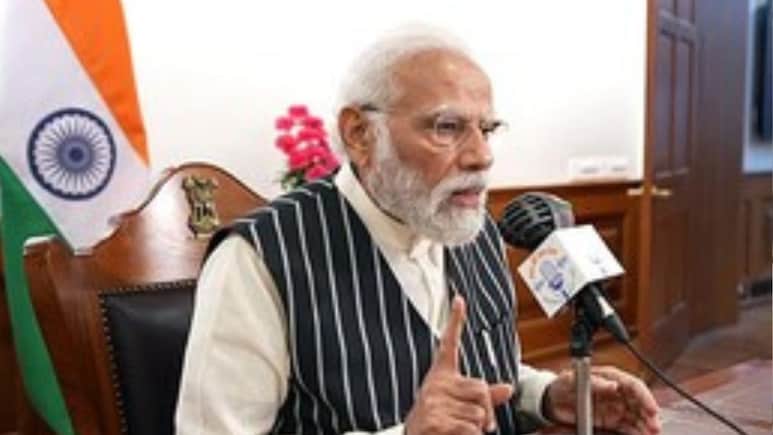 PM मोदी ने 'मन की बात' में भोपाल की 'सकारात्मक सोच' टीम और छत्तीसगढ़ के बिल्हा की महिलाओं की सराहना की PM मोदी ने 'मन की बात' में भोपाल की 'सकारात्मक सोच' टीम और छत्तीसगढ़ के बिल्हा की महिलाओं की सराहना की