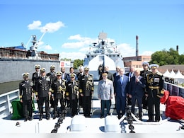 नौसेना के बेड़े में नई तलवार: INS तमाल, जानें विदेश से आने वाले इस आखिरी जंगी जहाज की खासियतें नौसेना के बेड़े में नई तलवार: INS तमाल, जानें विदेश से आने वाले इस आखिरी जंगी जहाज की खासियतें