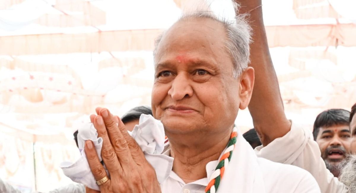 'पत‍ि-पत्‍नी को भी फोन टैप का डर, पता नहीं हमारा फोन टेप हो रहा...', पूर्व सीएम गहलोत ने फोन टेप‍िंग का मुद्दा उठाया